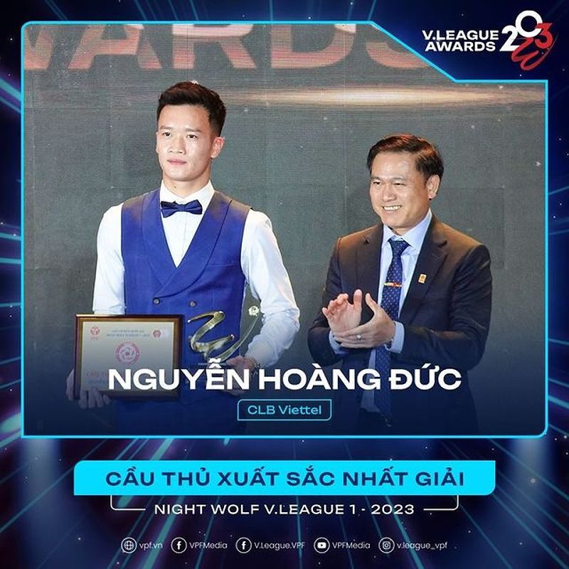 Hoàng Đức giành giải thưởng Cầu thủ xuất sắc nhất V.League 2023 - Ảnh 1