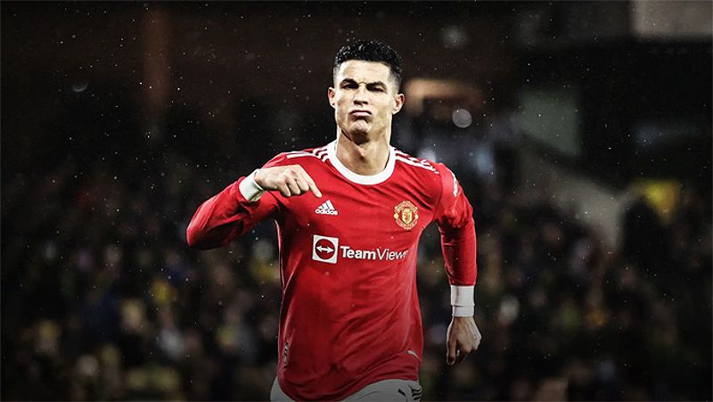 Cristiano Ronaldo chỉ đứng thứ 9 trong danh sách 50 cầu thủ vĩ đại nhất lịch sử MU.