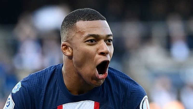 Kylian Mbappe trong màu áo PSG, cầu thủ ghi trung bình một bàn mỗi trận và là ứng cử viên cho danh hiệu Vua phá lưới Ligue 1.