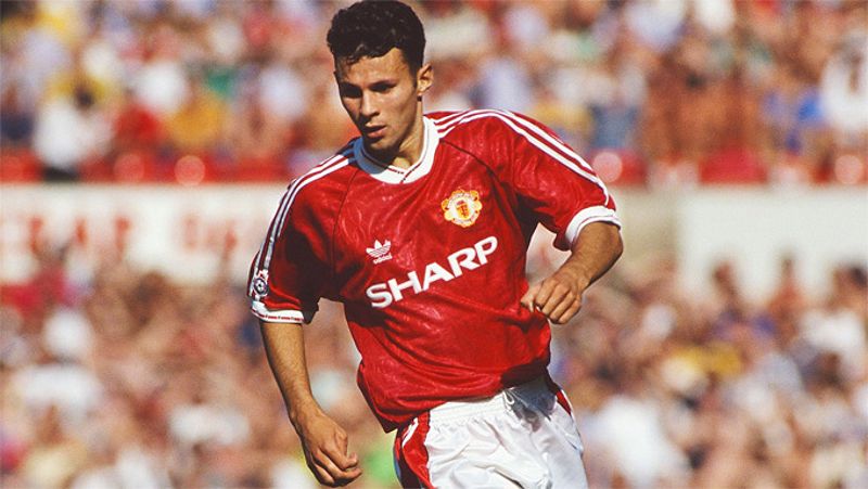 Ryan Giggs gây tranh cãi khi dẫn đầu danh sách 50 cầu thủ vĩ đại nhất lịch sử MU.