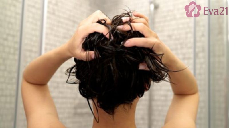 Cách thực hiện chăm sóc tóc khi thường xuyên búi tóc